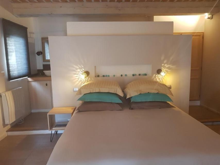 La Maison De Charlie Vaugines Eksteriør billede